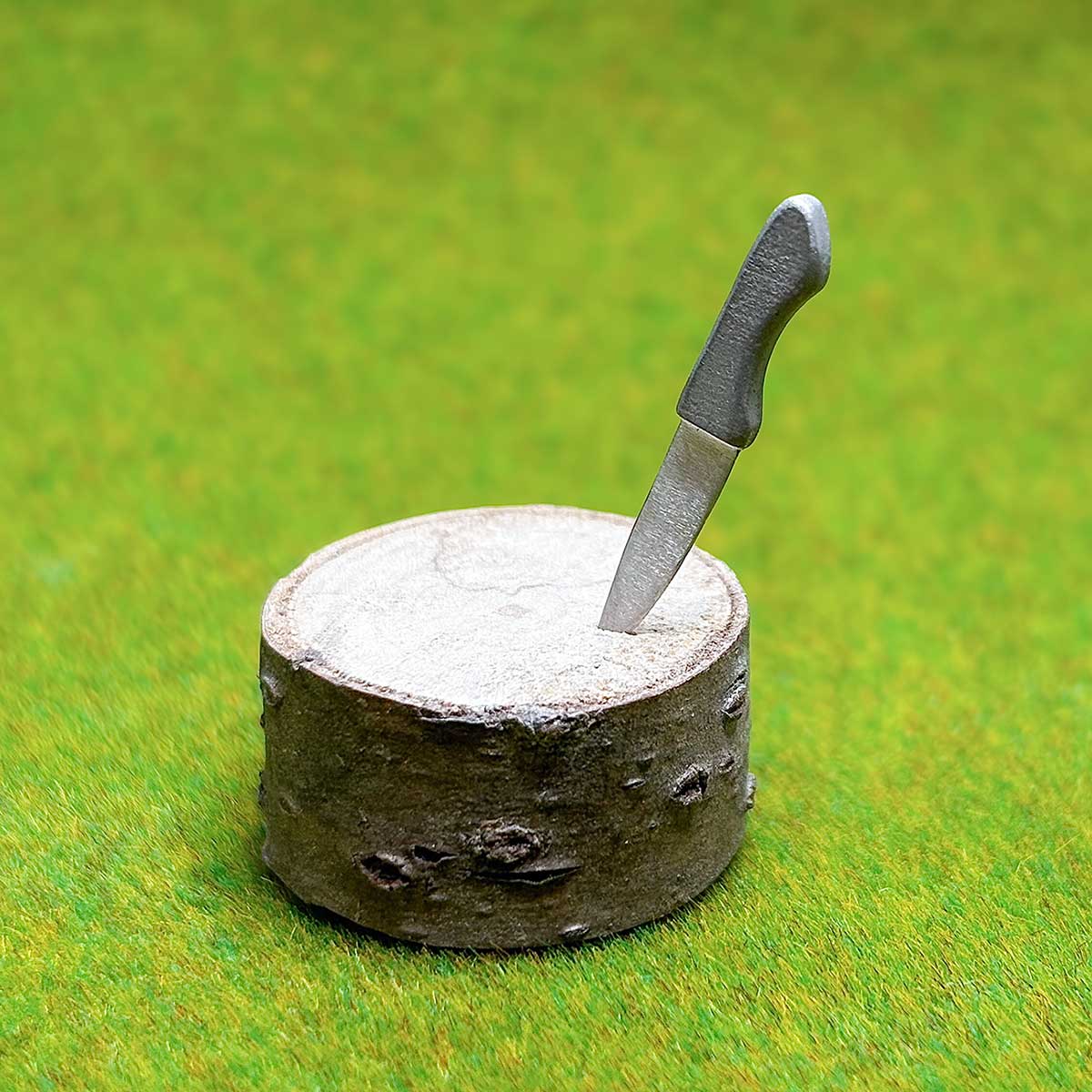 REAL MINIATURE CAMP – ナイフ（丸太付き）