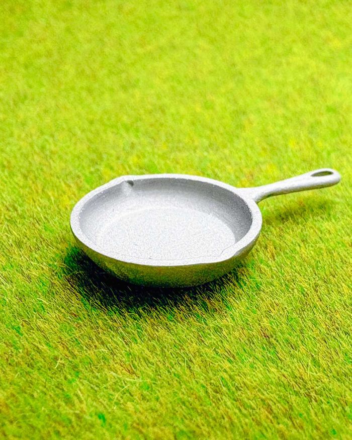 REAL MINIATURE CAMP – スキレット（中）